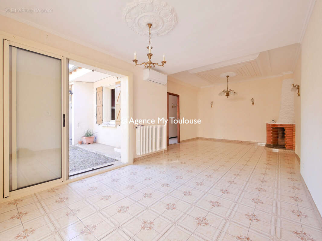 Toulouse, Fontaine Lestang, Maison T3 de plain pied avec garage et cours - photo 2