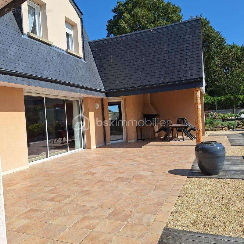 Maison à COMMER