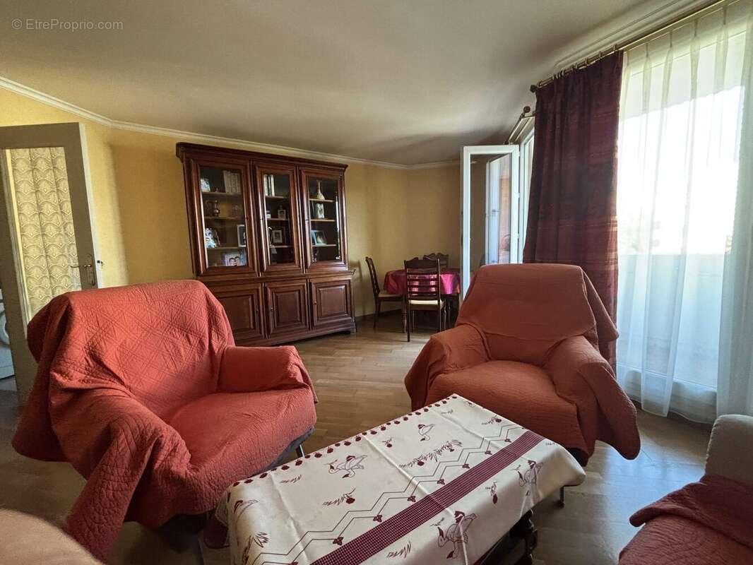 Appartement à MONTIGNY-LE-BRETONNEUX