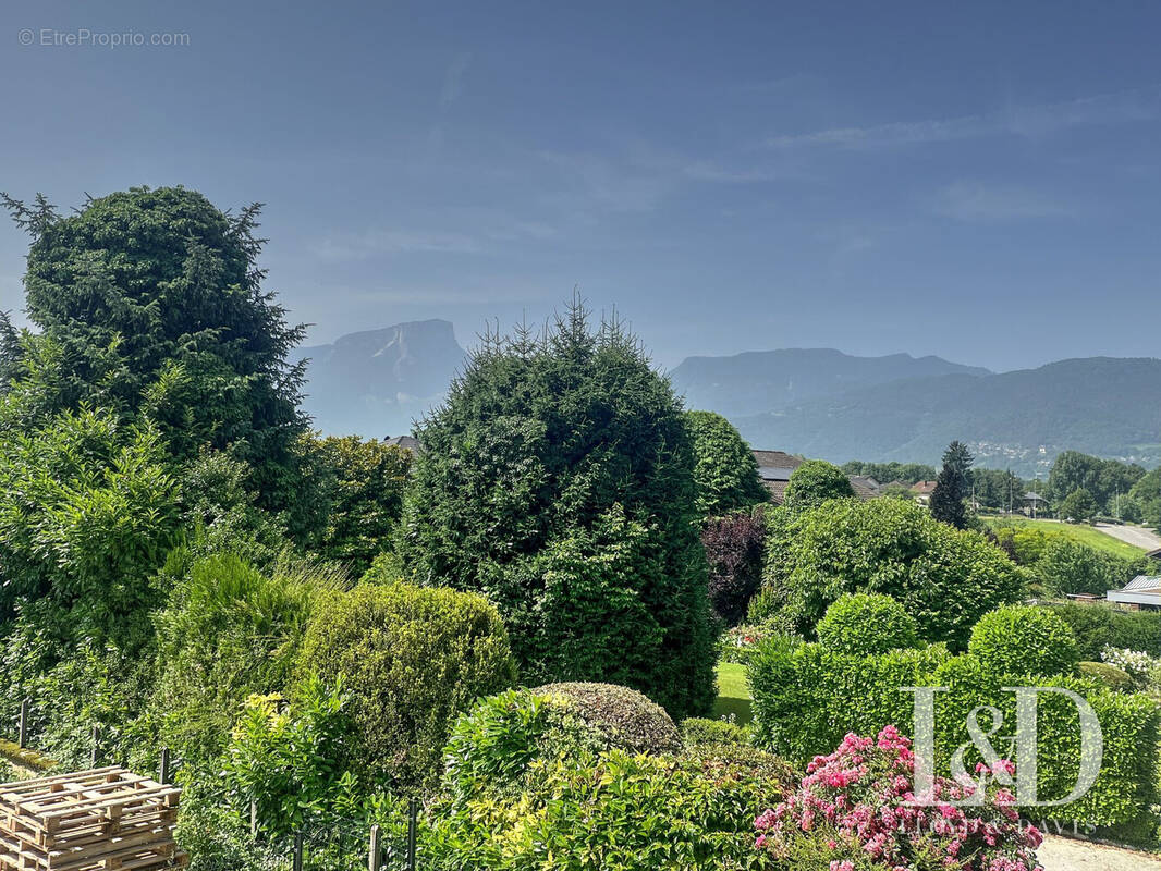 Appartement à CHALLES-LES-EAUX