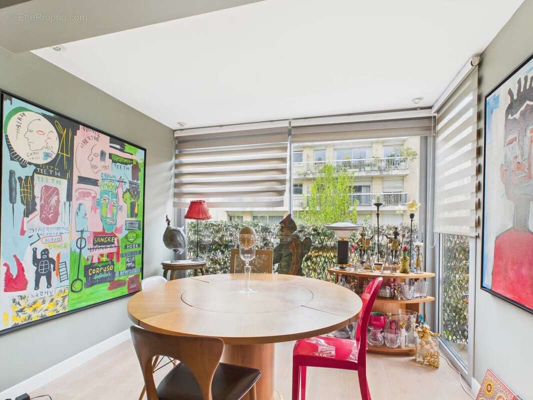 Appartement à NEUILLY-SUR-SEINE