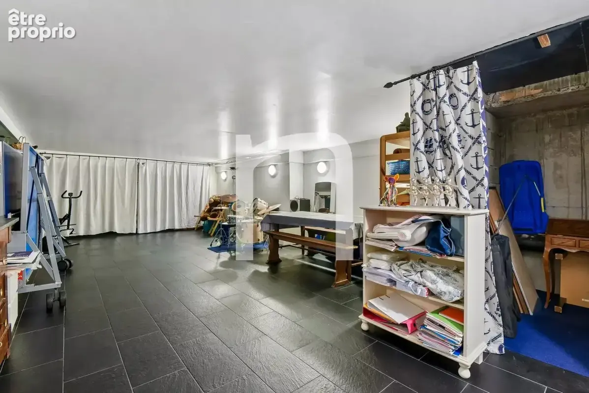 200m2 Boulogne nord 5 ch. / 1 bureau + 100 m2 sous-sol + Box+ balcon - photo 9
