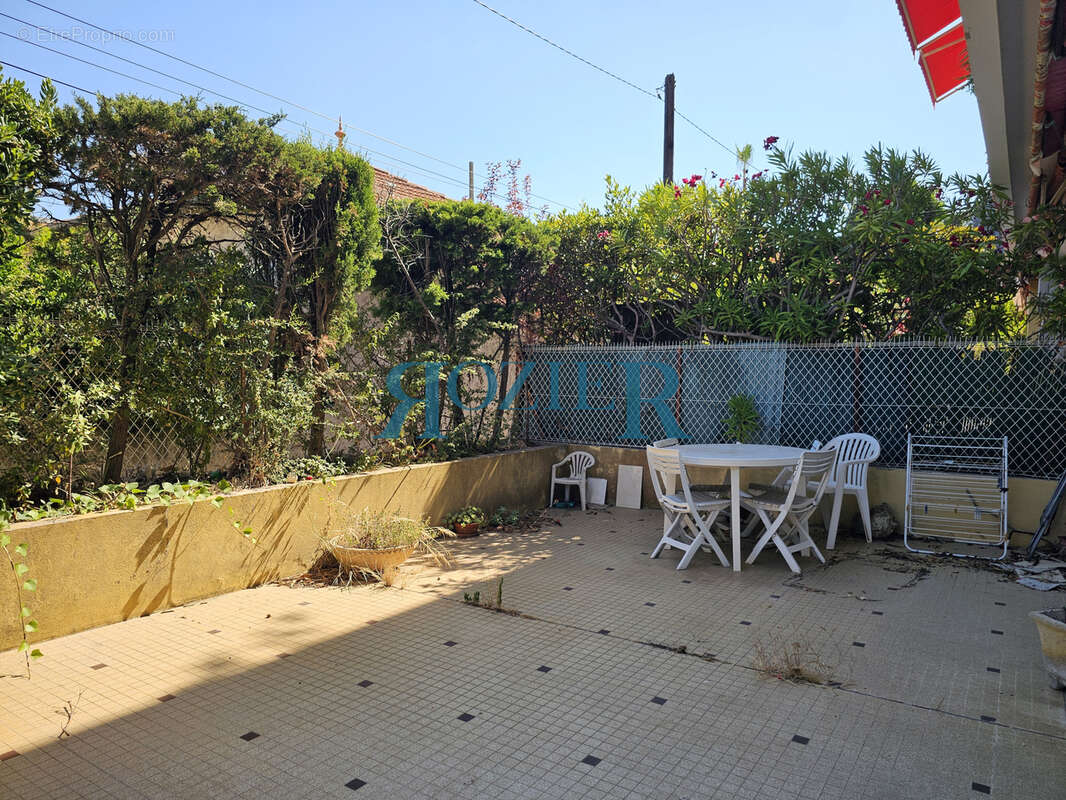 Salis debut cap antibes 2 pieces en rez de jardin 59m2 transformable en 3p avec jardin 100m2 cave - photo 2