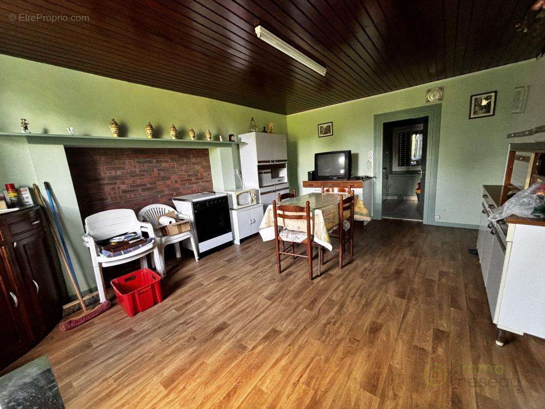 Maison 120 m² à Issoudun-Letrieix  - photo 6