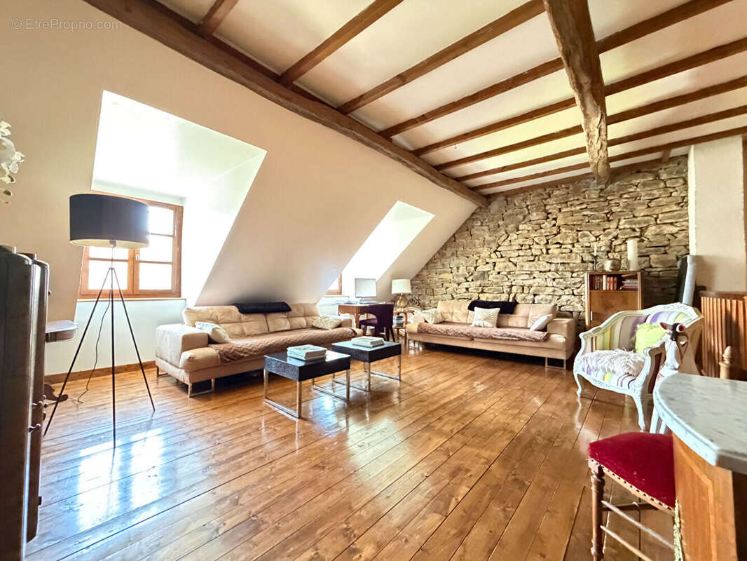 Maison en pierre à Montain 7 pièces / 5 chambres / 215 m² - photo 2