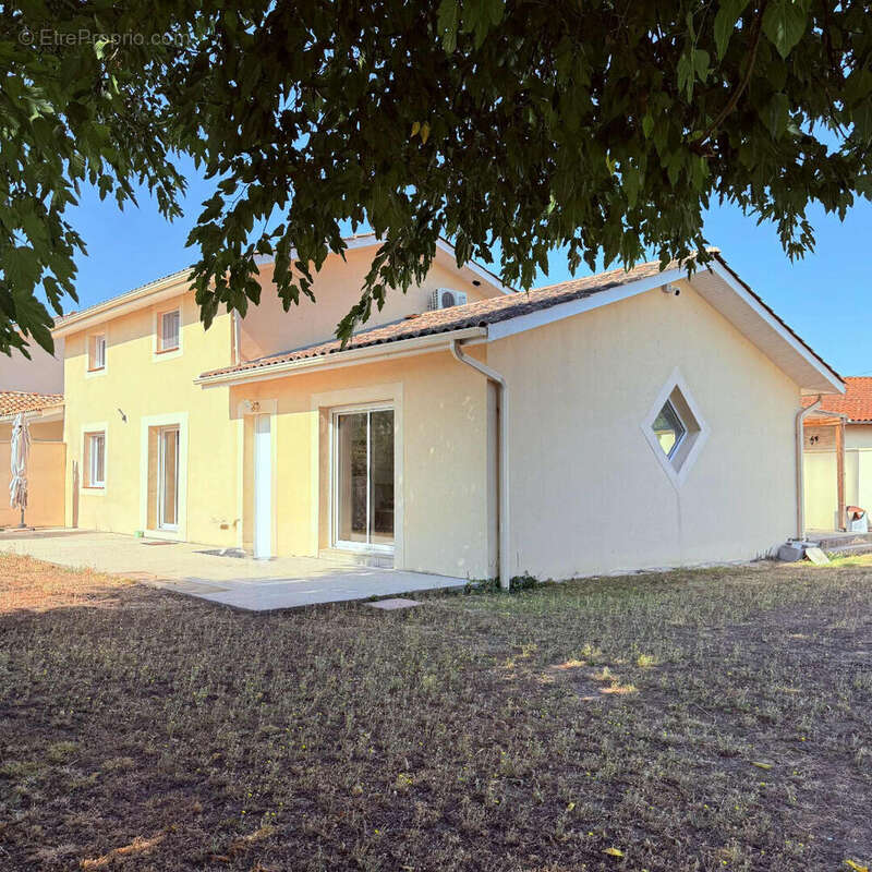 Maison à IZON