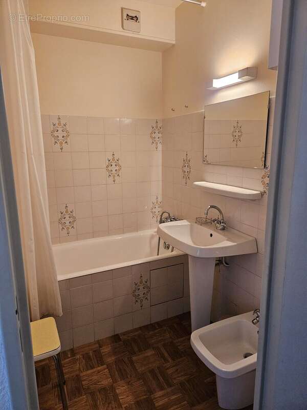salle de bain  - Appartement à MONTCLAR