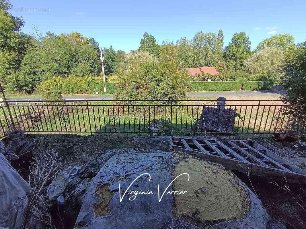 Maison à BRIGNAC-LA-PLAINE