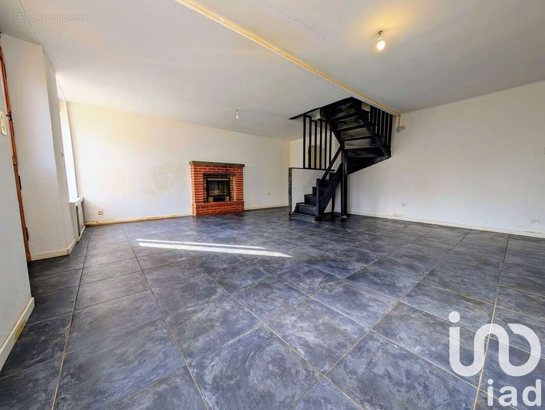 Photo 2 - Maison à LA CHAPELLE-AUX-FILTZMEENS