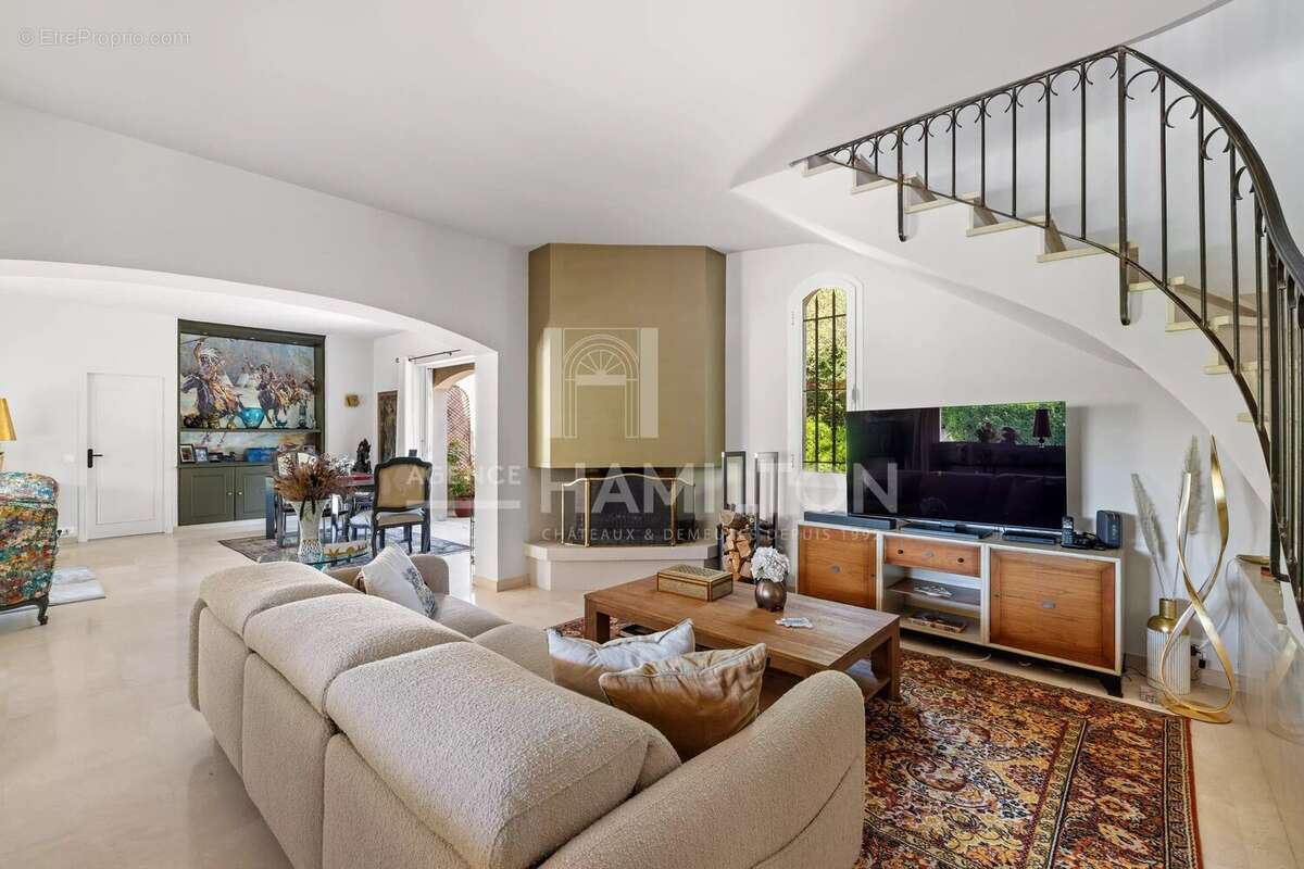 Magnifique villa de plain-pied avec piscine proche de Valbonne - photo 5