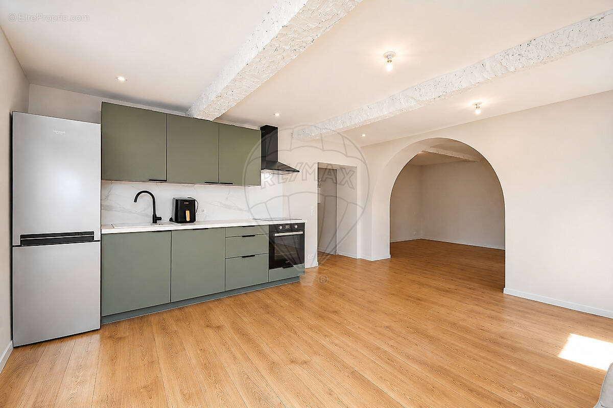 Appartement 2 pièces 57 m² · à Villeneuve-Loubet · 57 m² · 270 000 €