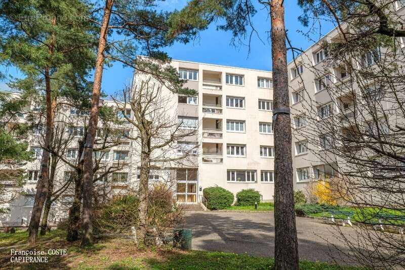 Appartement à SAINTE-FOY-LES-LYON