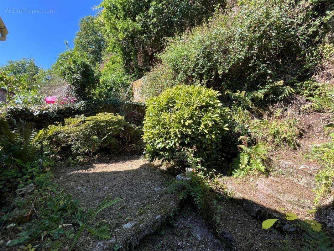 Maison à SAINT-LEONARD-DE-NOBLAT