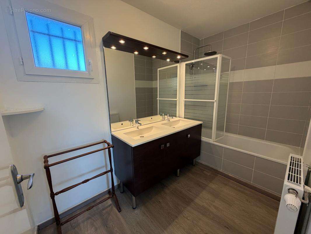 Maison à LA SALVETAT-SAINT-GILLES