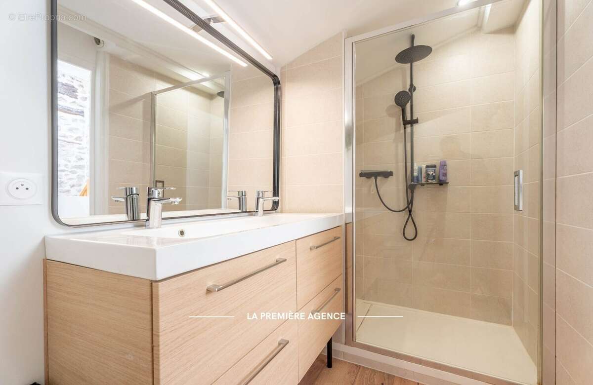 Appartement à SAINT-FORGEUX