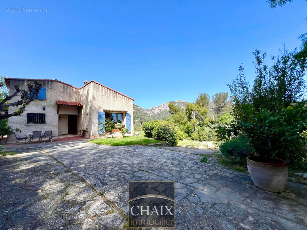 Maison à ROQUEVAIRE