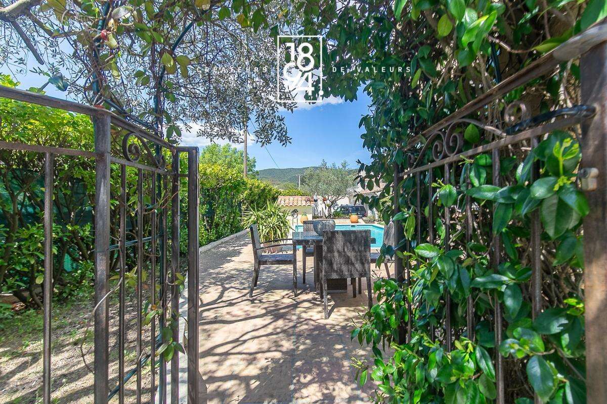 Maison à SAINT-ZACHARIE