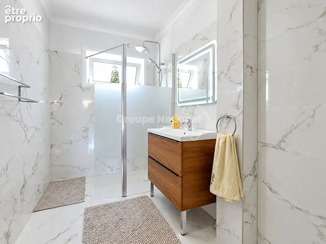 RARE ! Maison/appartement unique en plein centre ville avec piscine privée ! - photo 15