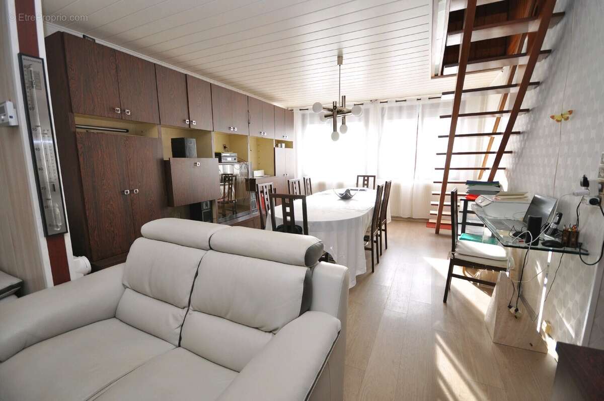 Maison à CHEPTAINVILLE