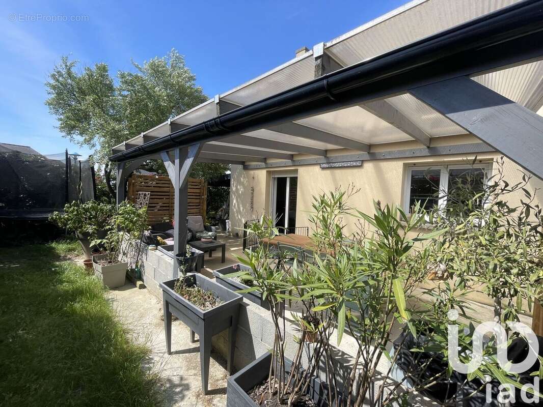 Photo 2 - Maison à LA CHAPELLE-JANSON