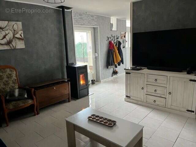 Maison 196 m² à Conlie  - photo 3