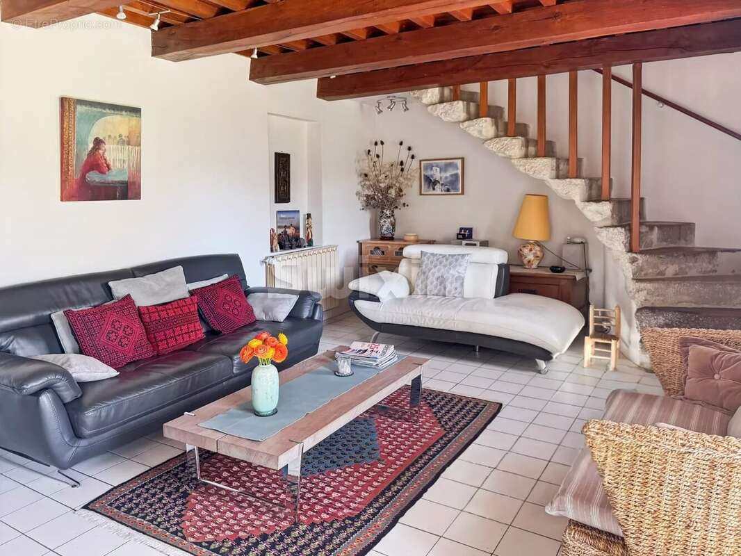 Maison à LE POET-LAVAL