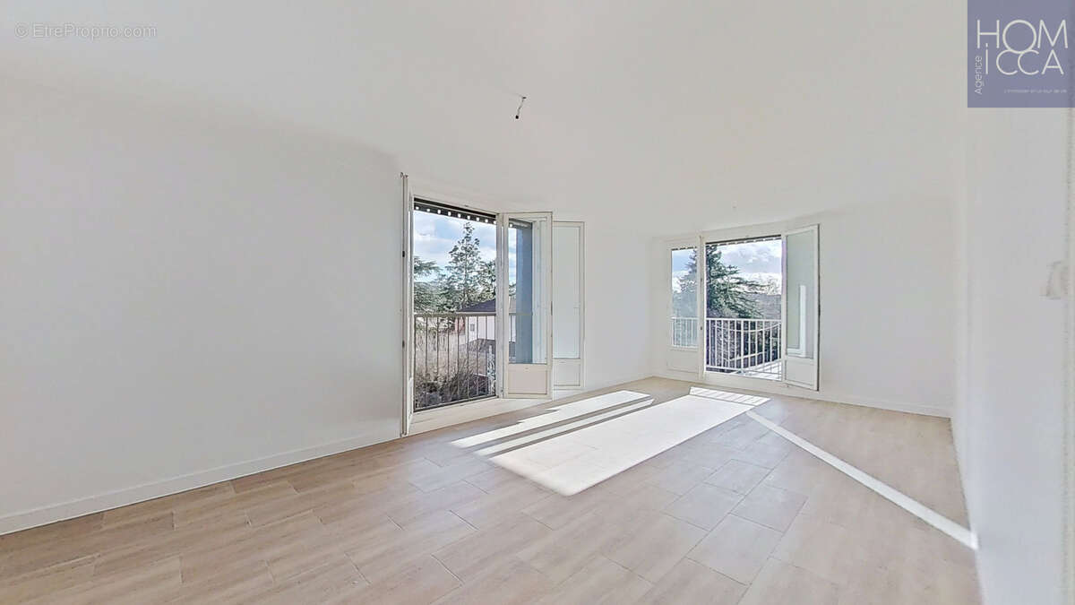Appartement à TASSIN-LA-DEMI-LUNE