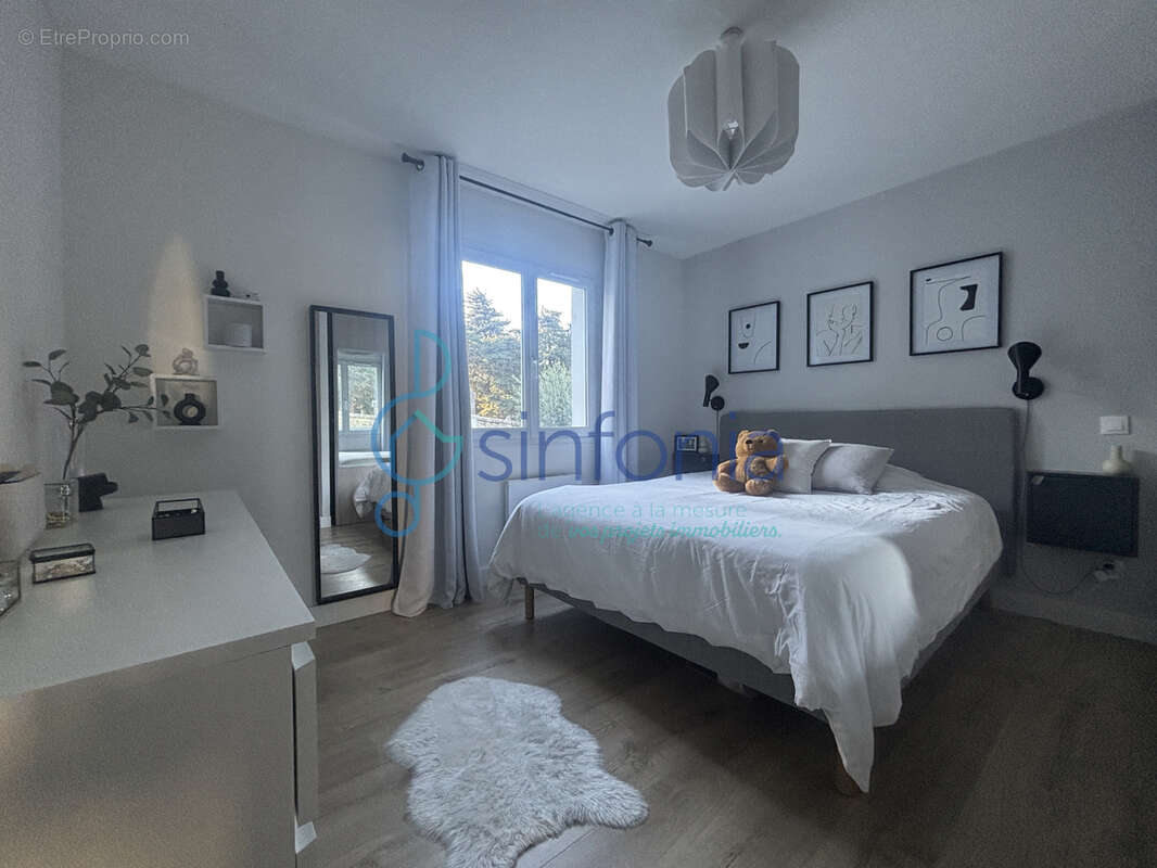 Maison à GALLARGUES-LE-MONTUEUX