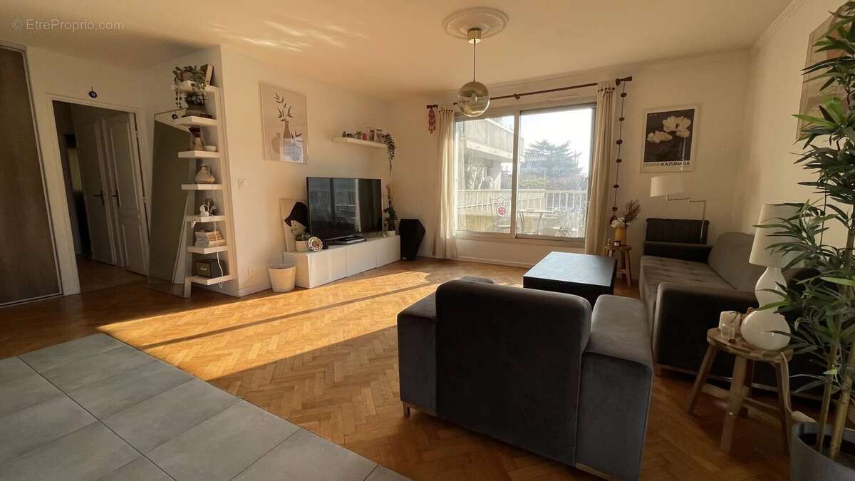 Appartement F4 Villemomble CENTRE-VILLE - photo 2