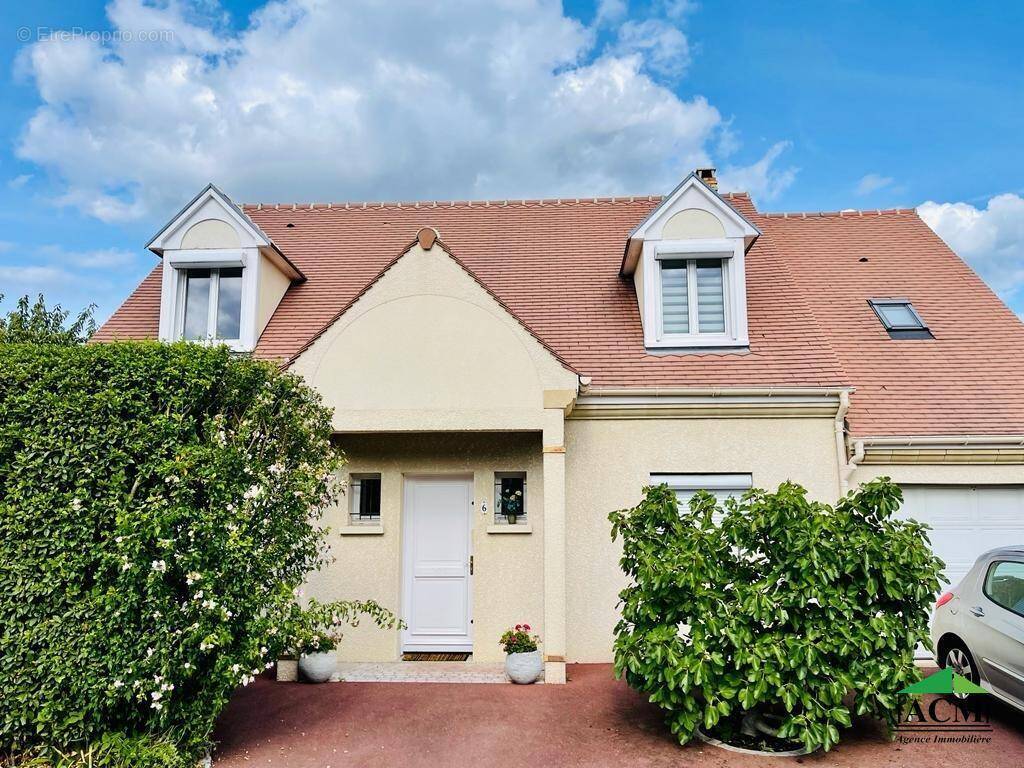 Maison à MERY-SUR-OISE