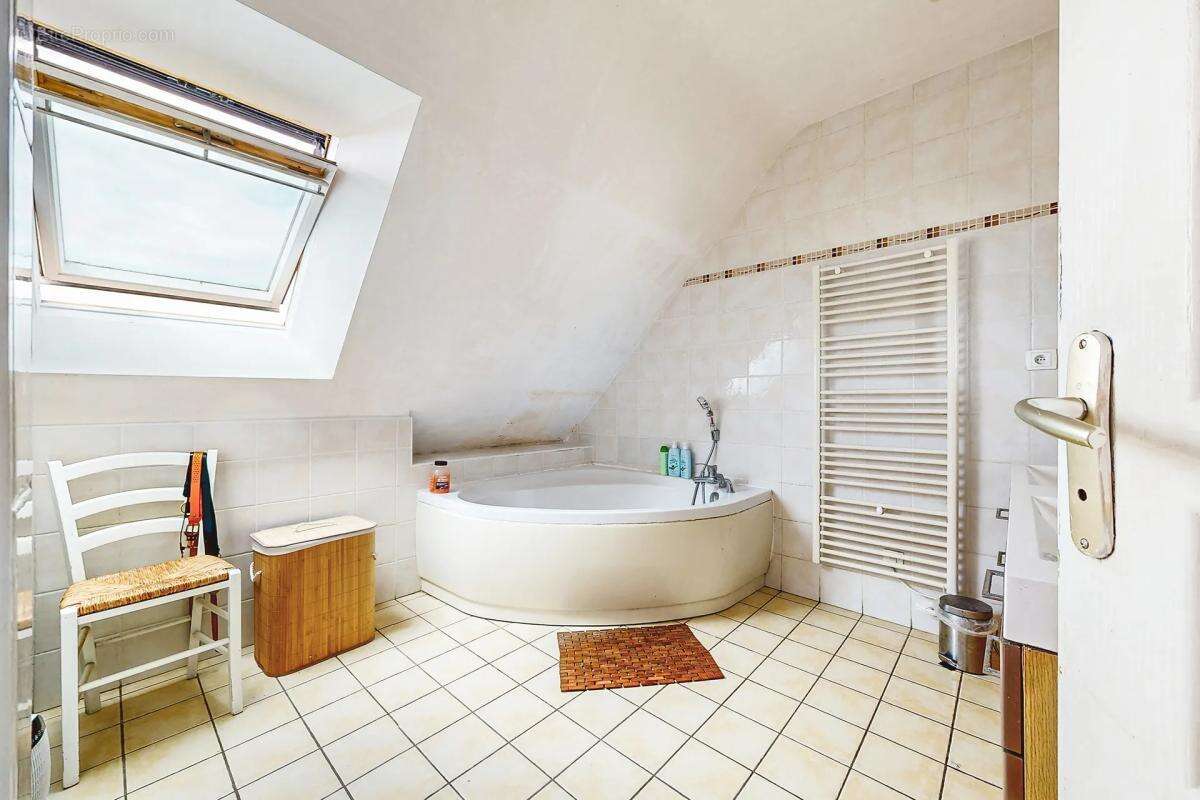 Maison à SAINT-MELOIR-DES-ONDES