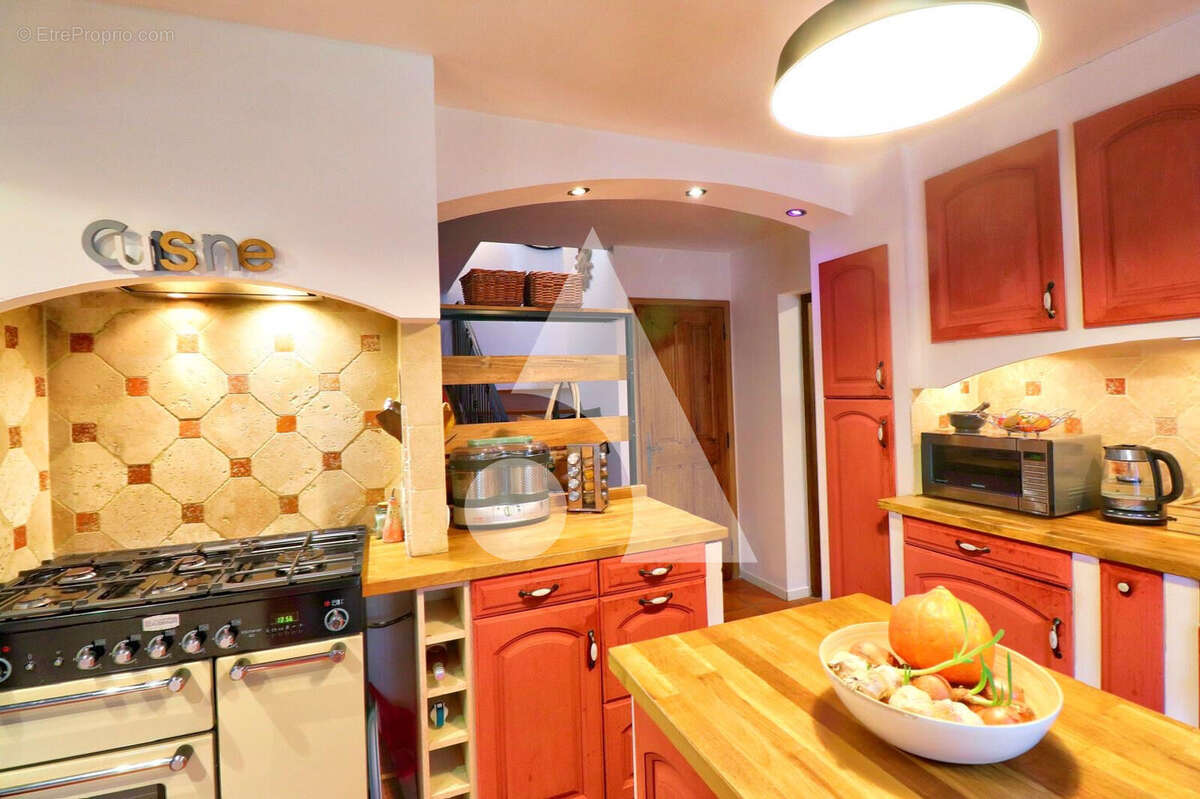 Maison à VINON-SUR-VERDON