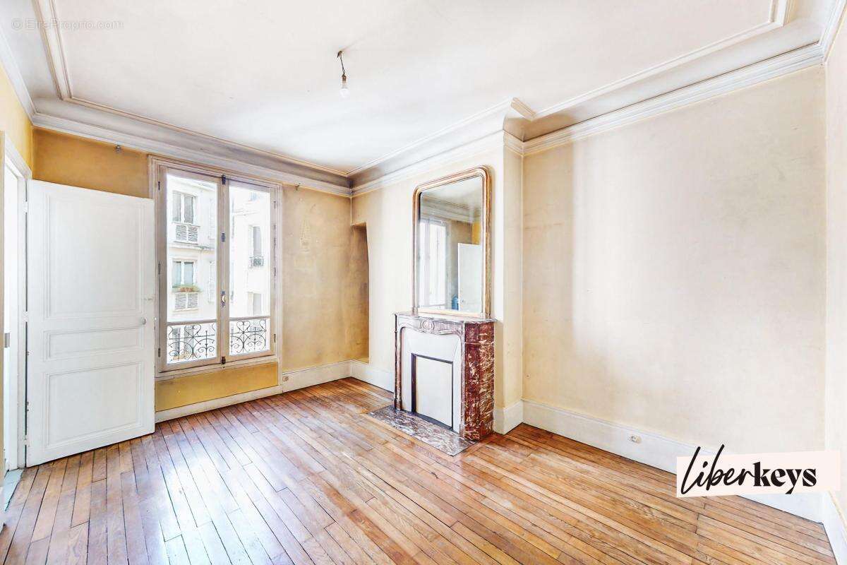 Appartement à PARIS-18E