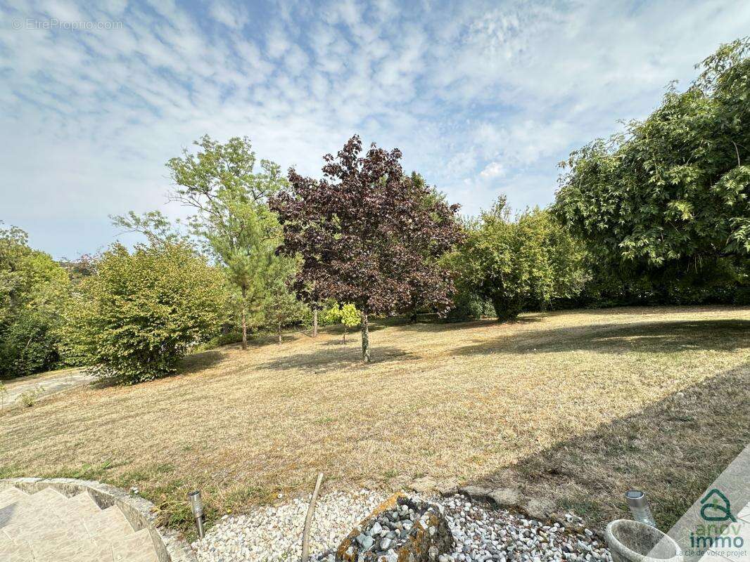 Maison à LA COURONNE