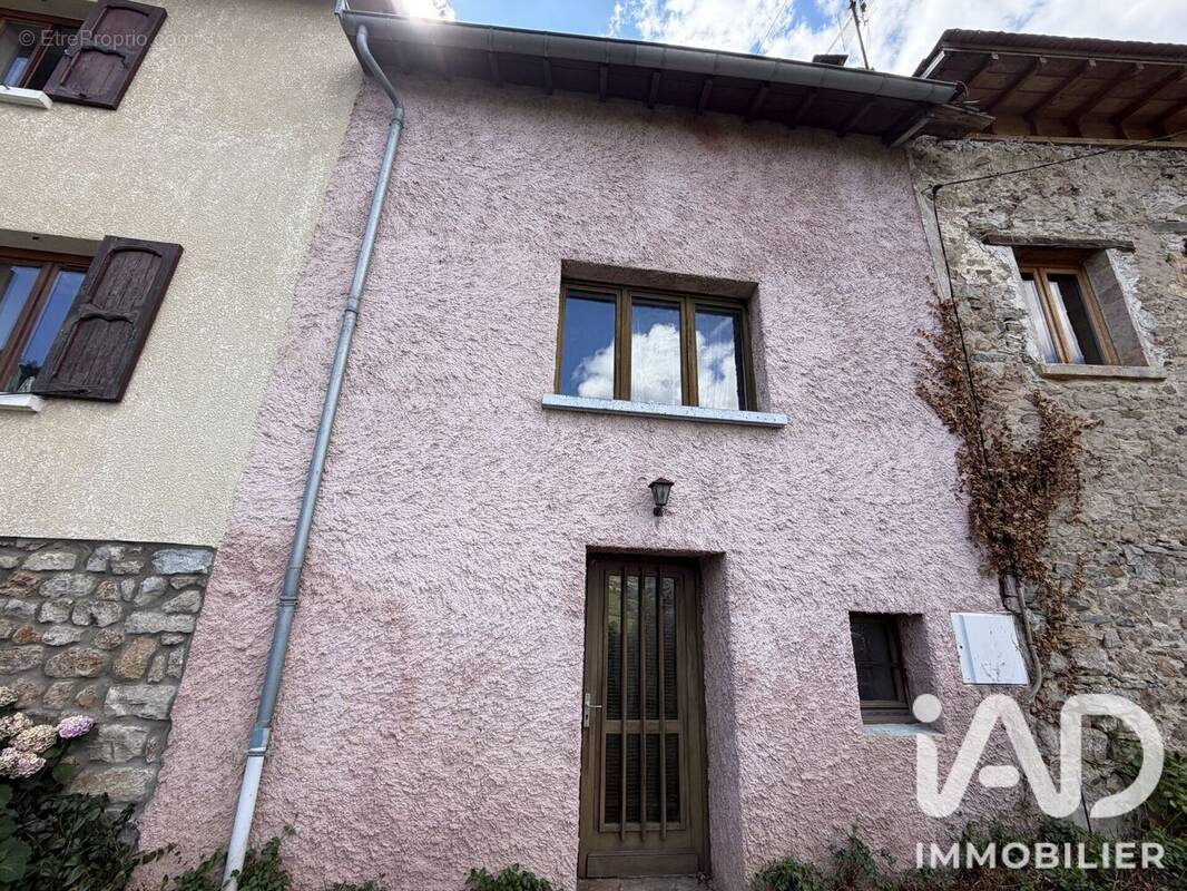 Photo 1 - Maison à COURZIEU