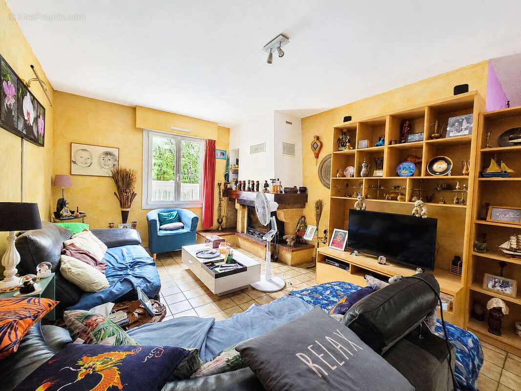 Maison familiale avec piscine, parc boisé et vie de plain-pied   À seulement 5 minutes de Villeréal - photo 10