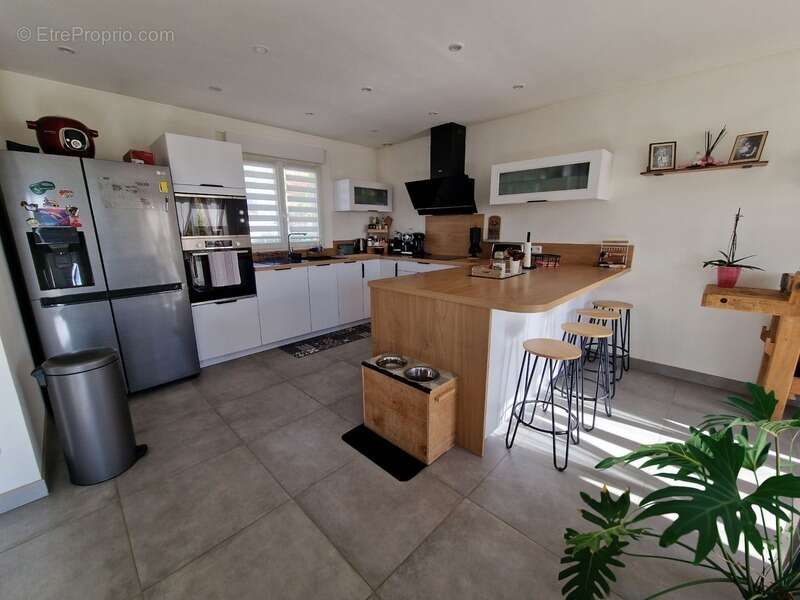 Maison à NEUFCHATEAU