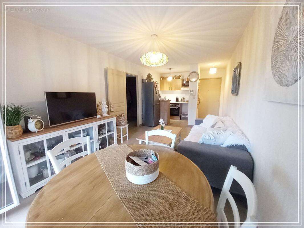 Appartement à ROQUEBRUNE-SUR-ARGENS
