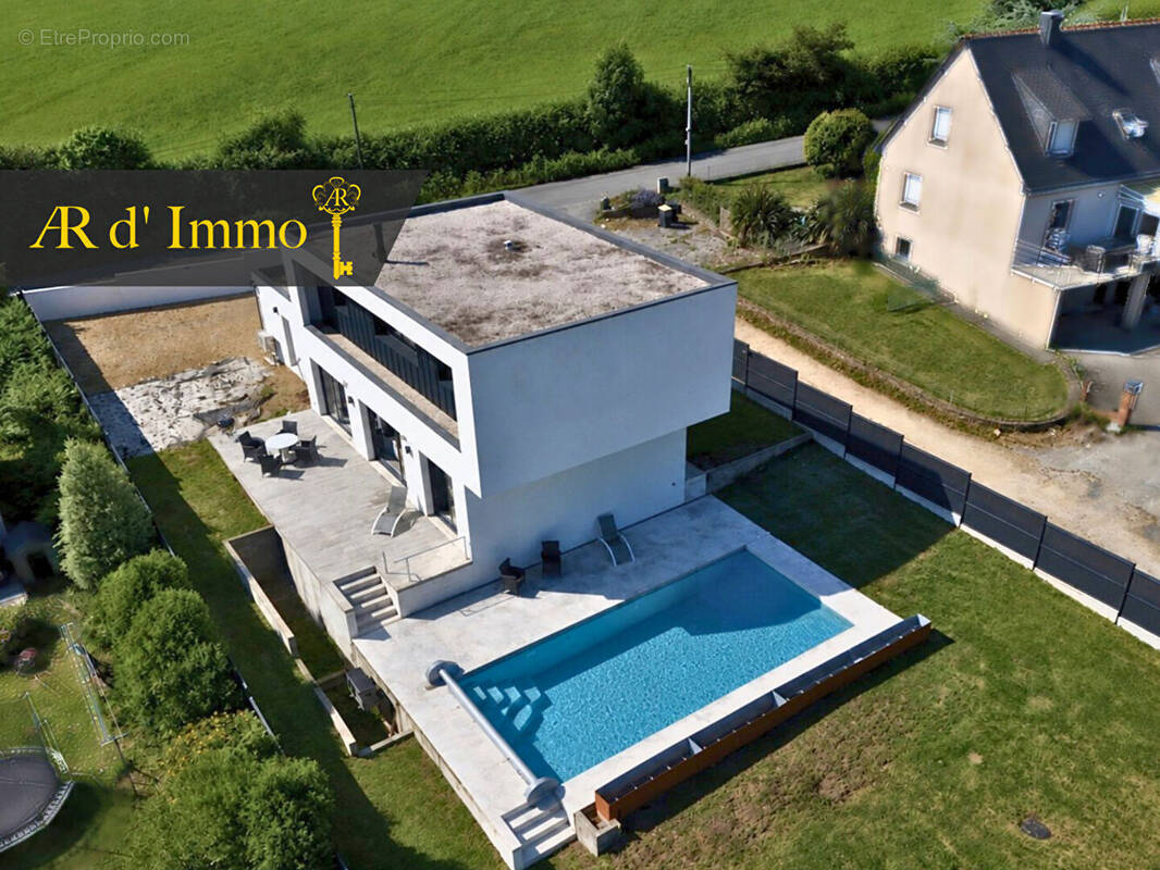 Maison à SAINT-YVI