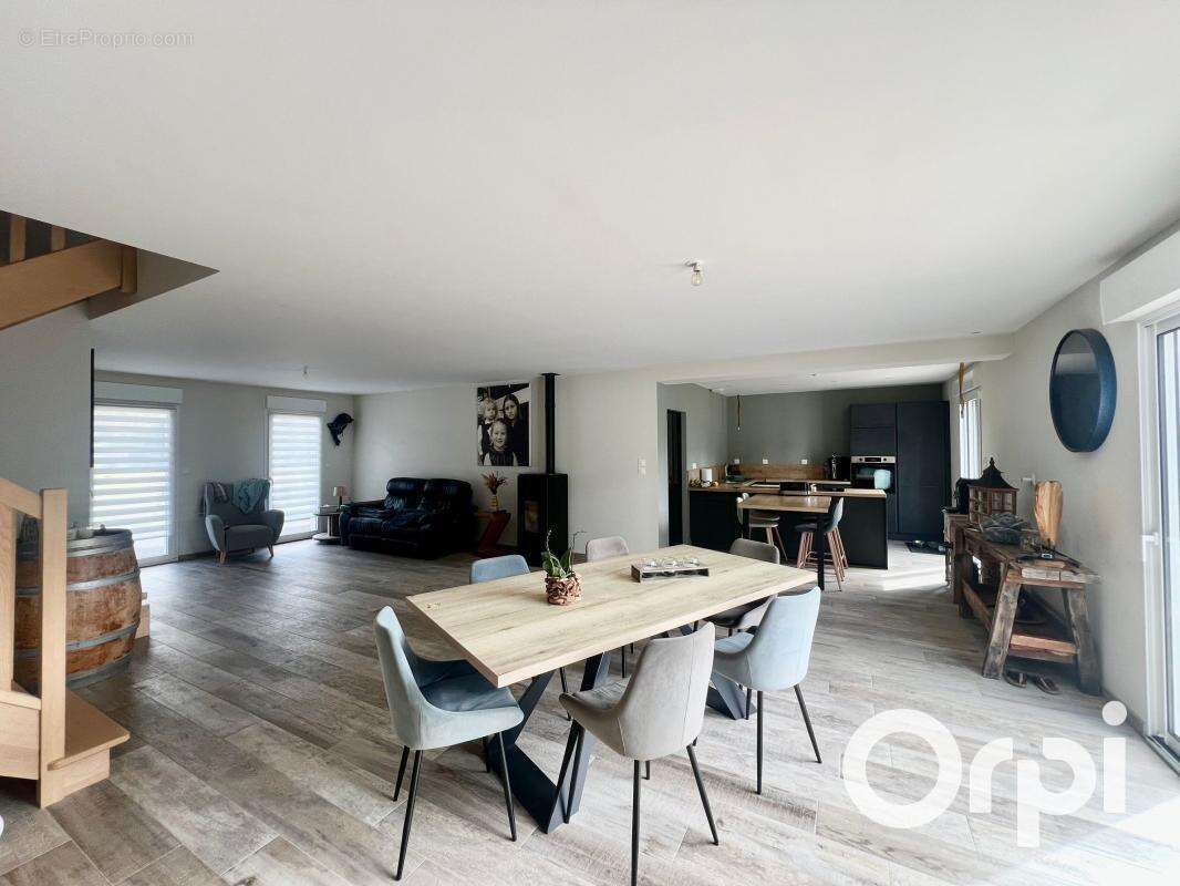 Maison à LANDRETHUN-LES-ARDRES