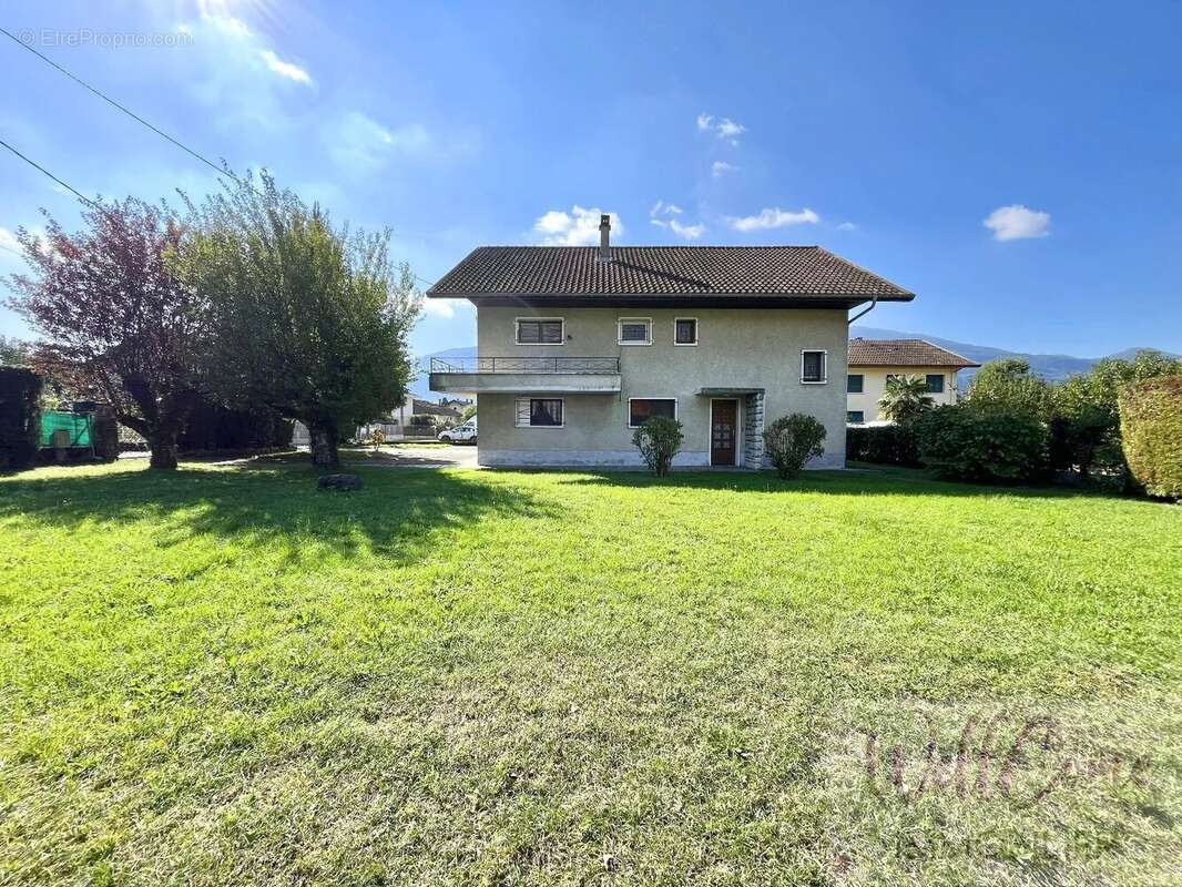 Maison à BRISON-SAINT-INNOCENT