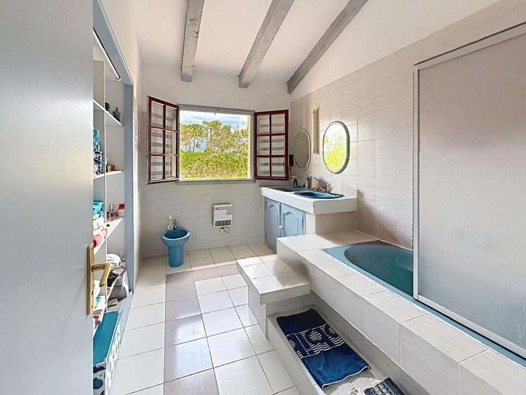 Maison 199 m² à Borgo  - photo 4