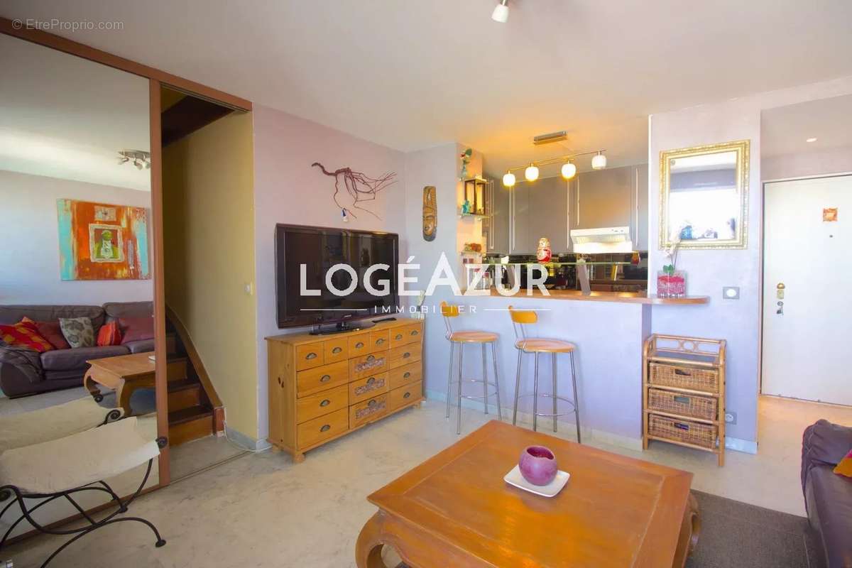Appartement à VALLAURIS