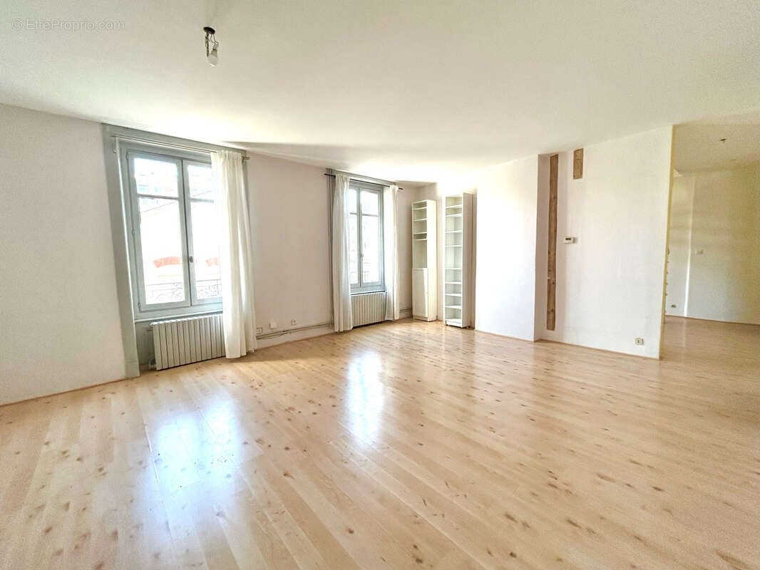 Appartement à SAINT-ETIENNE