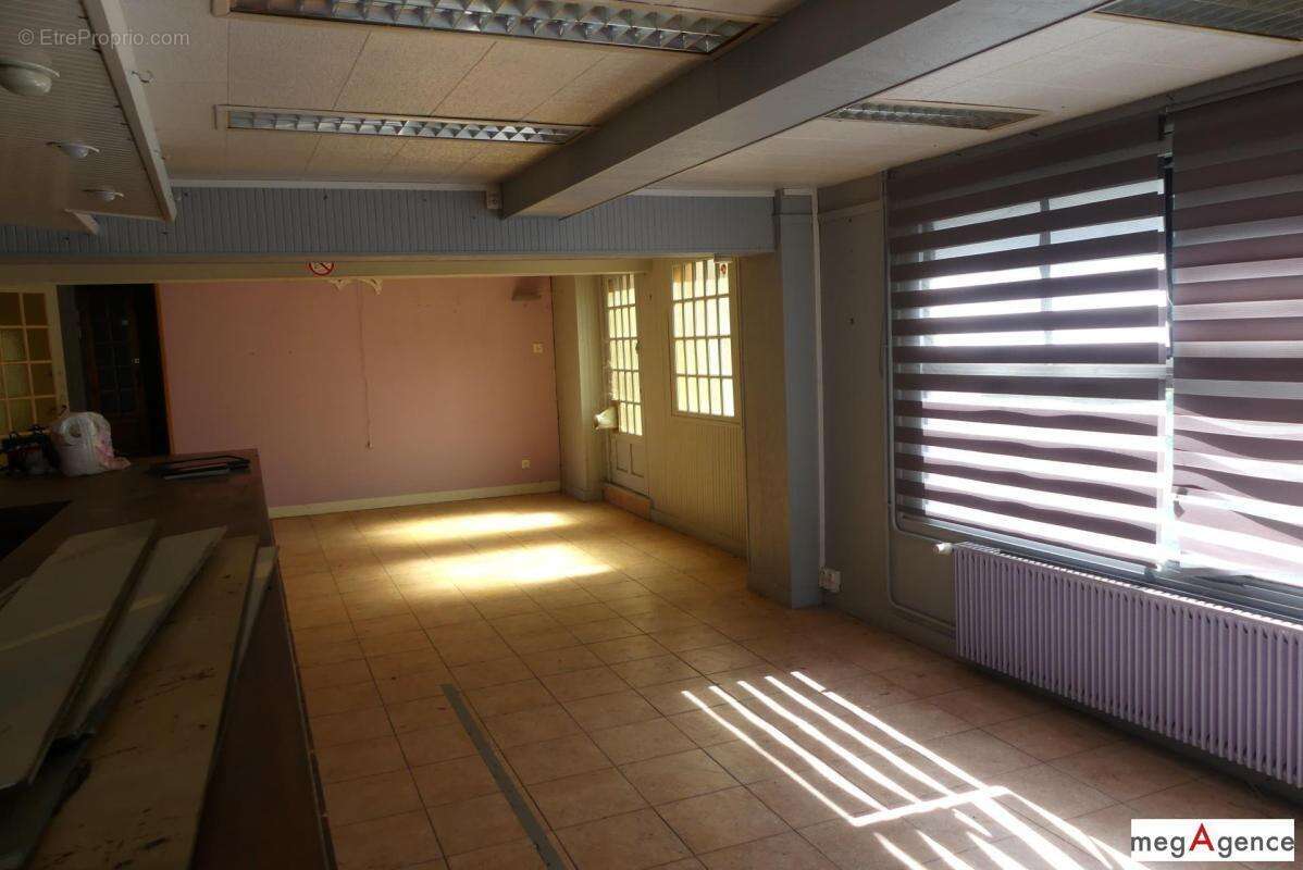 Gamaches :  Local Commercial 60m², habitation 110 m² environ, et jardin - photo 2