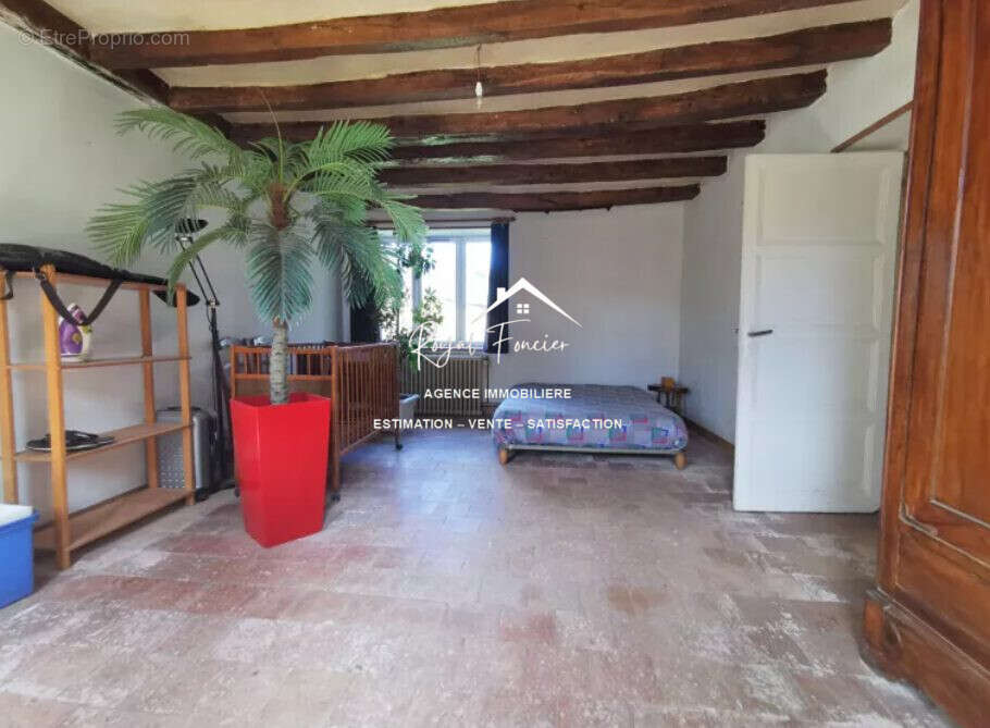 1er chambre RDC - Maison à YZEURES-SUR-CREUSE