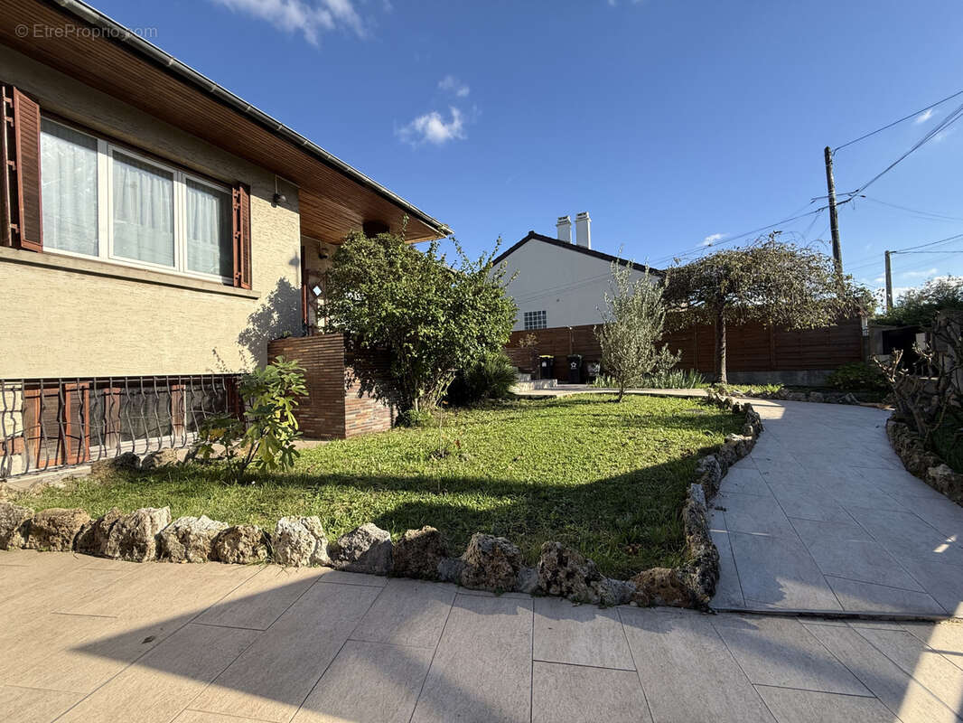 Maison à LE BLANC-MESNIL