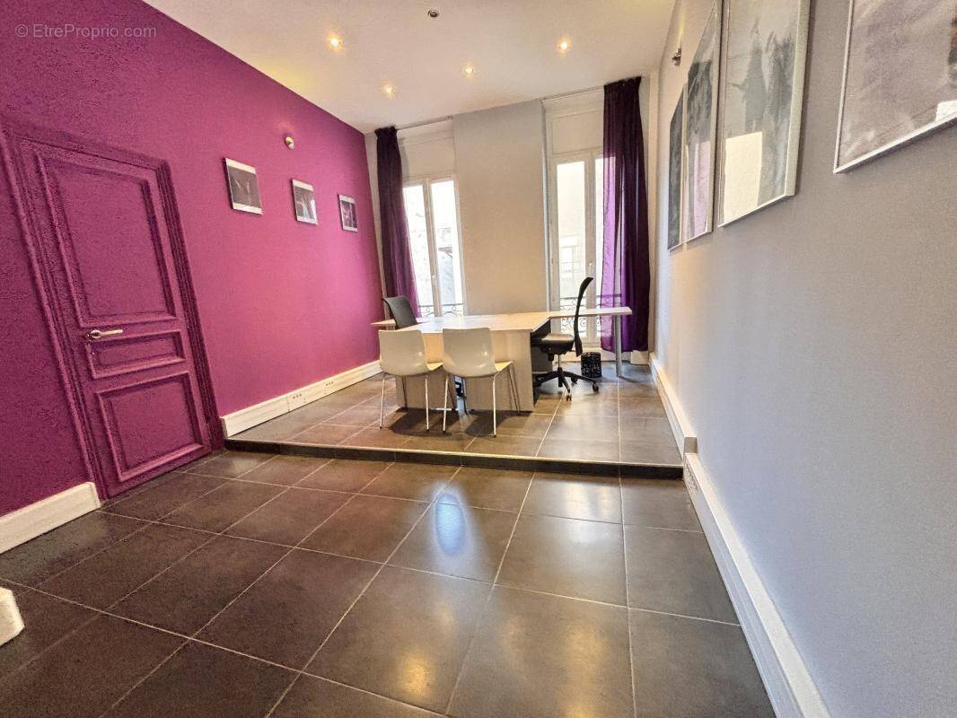 Commerce à MARSEILLE-1E