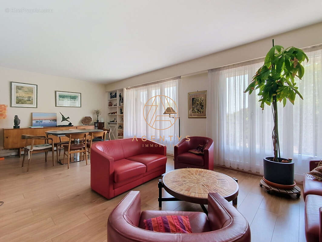 Appartement 89 m² à Saint-Maur-Des-Fosses  - photo 2