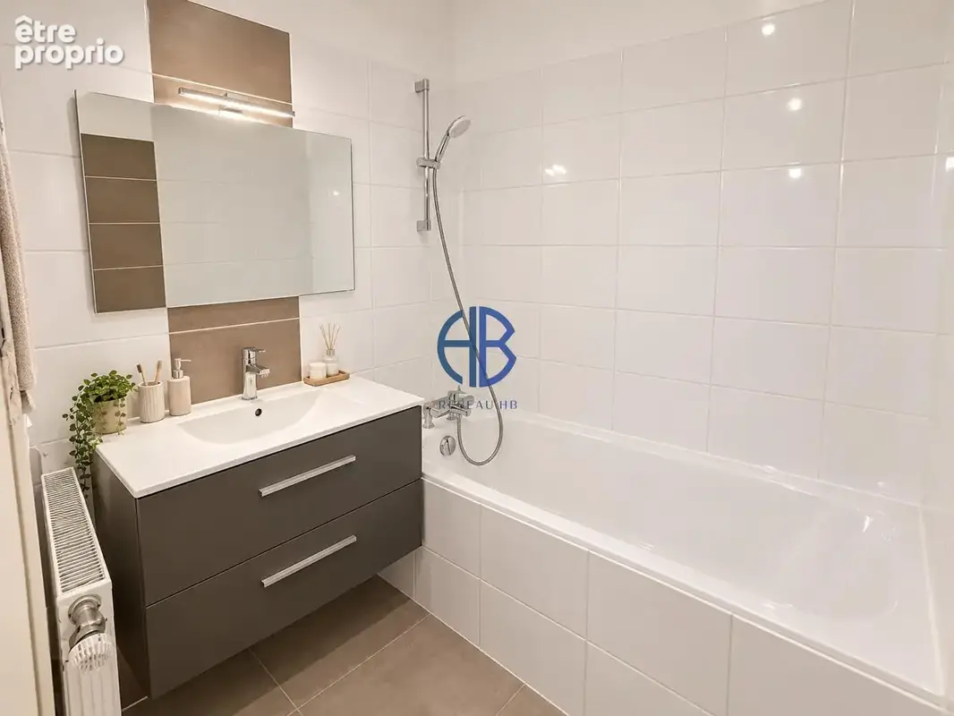 Appartement La Tour Du Pin 3 pièce(s) 73 m2 - photo 8